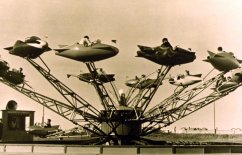 21.-Protti-giostra-aerei.jpg 21.-Protti-giostra-aerei.jpg