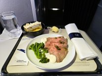 00_LH 280_Catering_115039.jpg