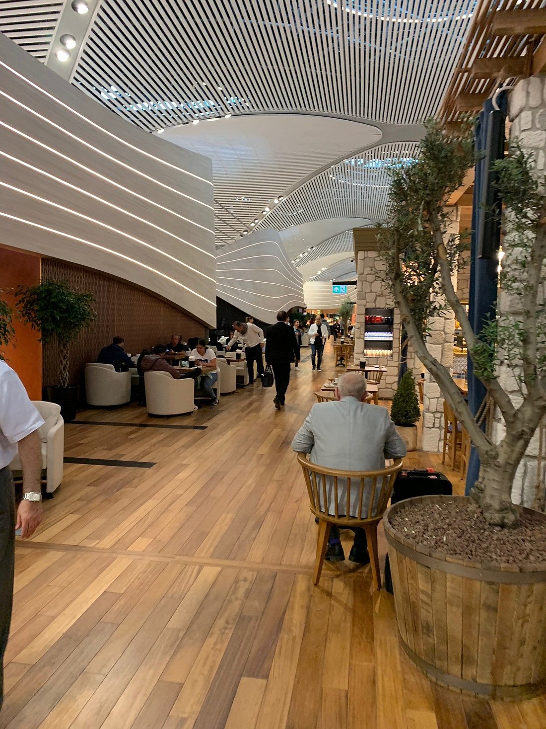 lounge-75142405.jpg