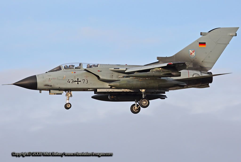 MBAviationImagesEufiUebergabeETNNTo.jpg