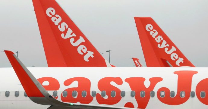 EasyJet pronta a tagliare il 30% dei dipendenti: 4500 lavoratori a rischio. L’ad Lundgren: “Impossibile vendere solo un terzo dei posti”