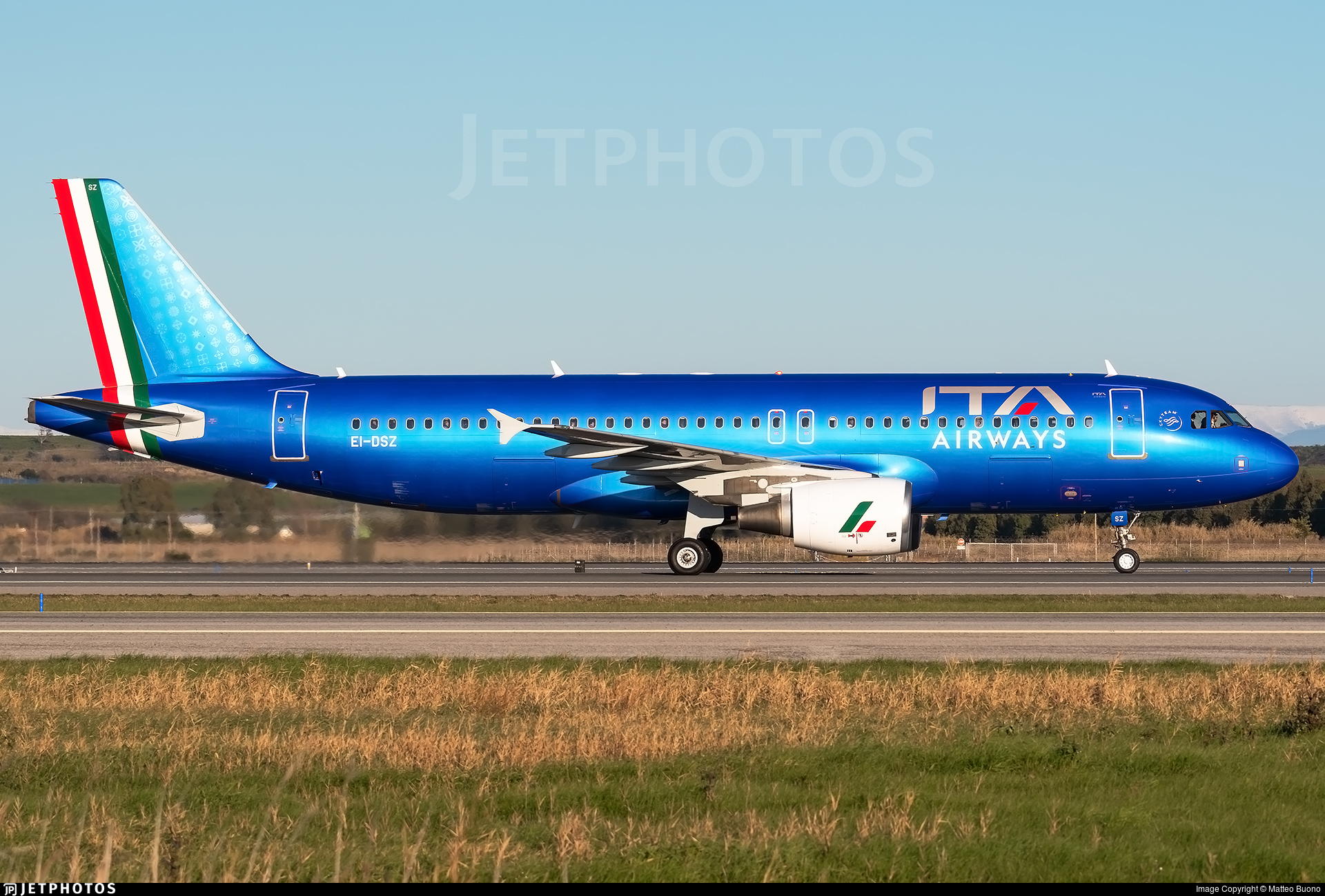 www.jetphotos.com