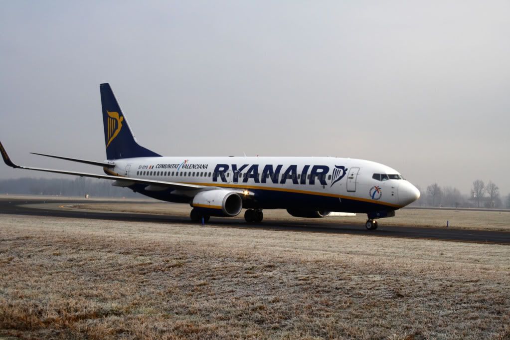 737-800Ryanaircopy.jpg