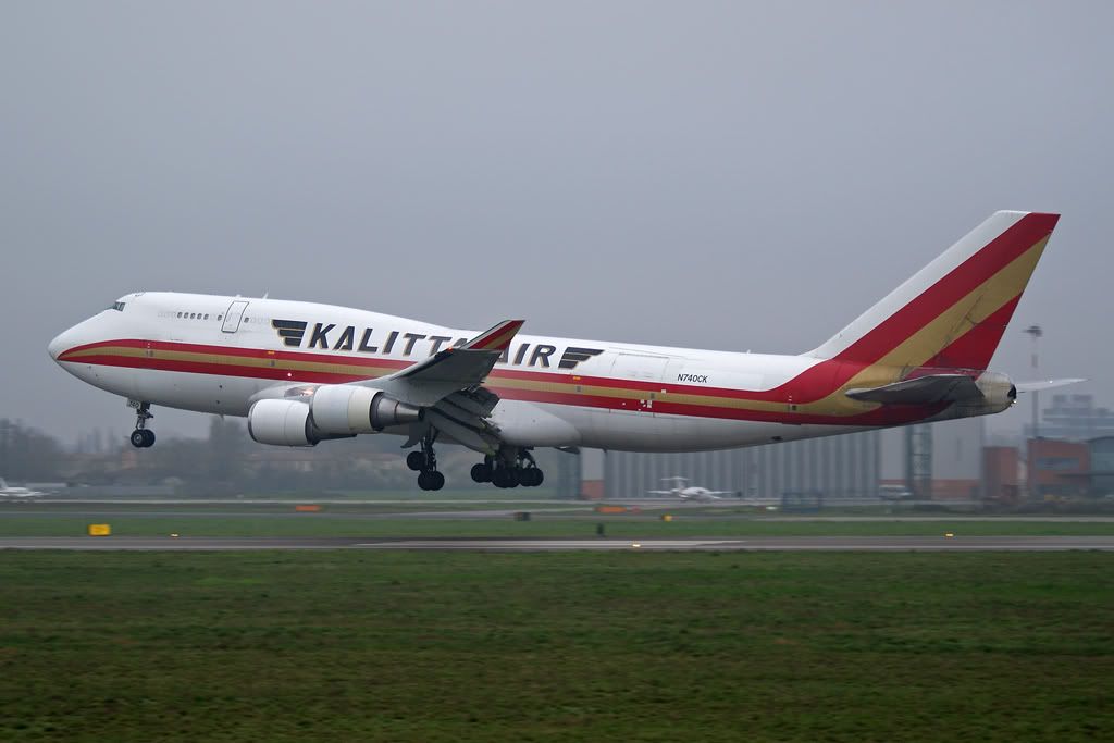 Boeing-747-400-Kalitta-IIBLQ.jpg
