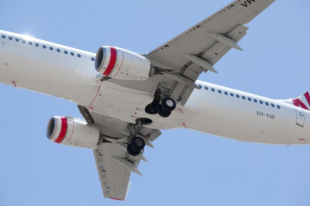 VIRGIN737-8FEVH-YIR_zps6af14b3f.jpg