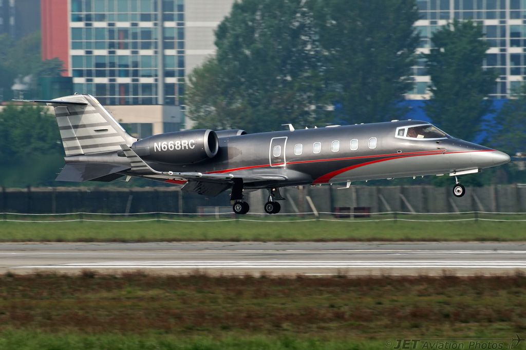 LIN0804_19_N668RC.jpg