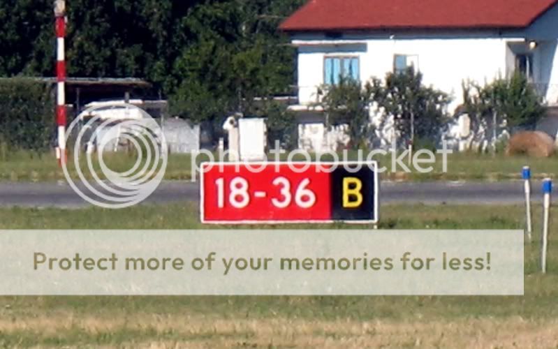 RunwaySignal18_36B-1.jpg