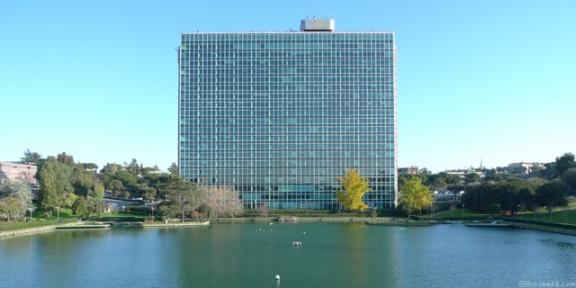 eni01.jpg