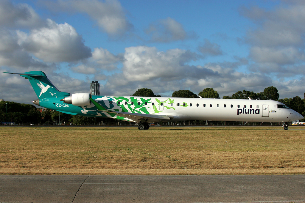 Pluna_CRJ-900_NextGen_CX-CRB_AEP_2009-1-12.png