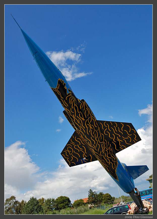 f104_gateg.jpg