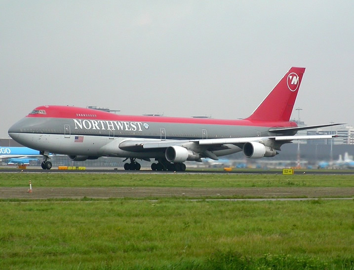 Northwest_Airlines_Boeing_747.jpg