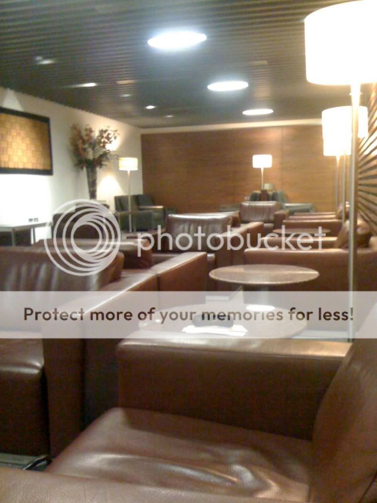 LOUNGET1VIEW2.jpg