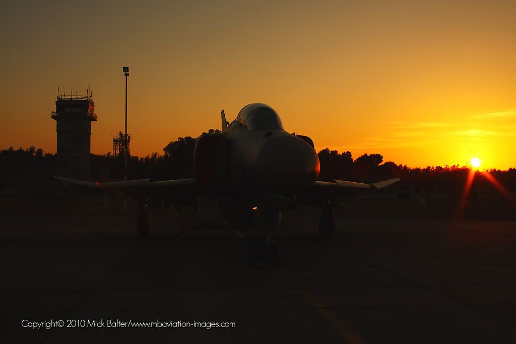 MBAviationImagesDeciFVierSunsetDreiFr.jpg
