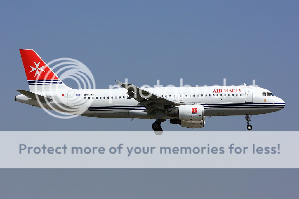 9H-AEFBLQ100410.jpg