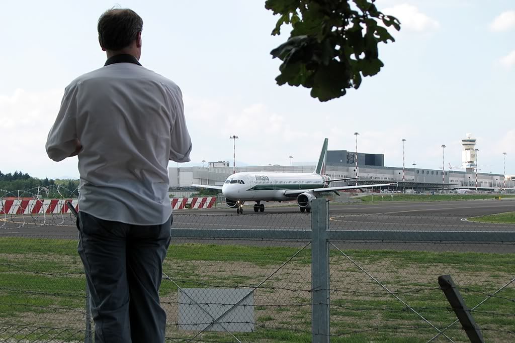 taxiwayHb.jpg