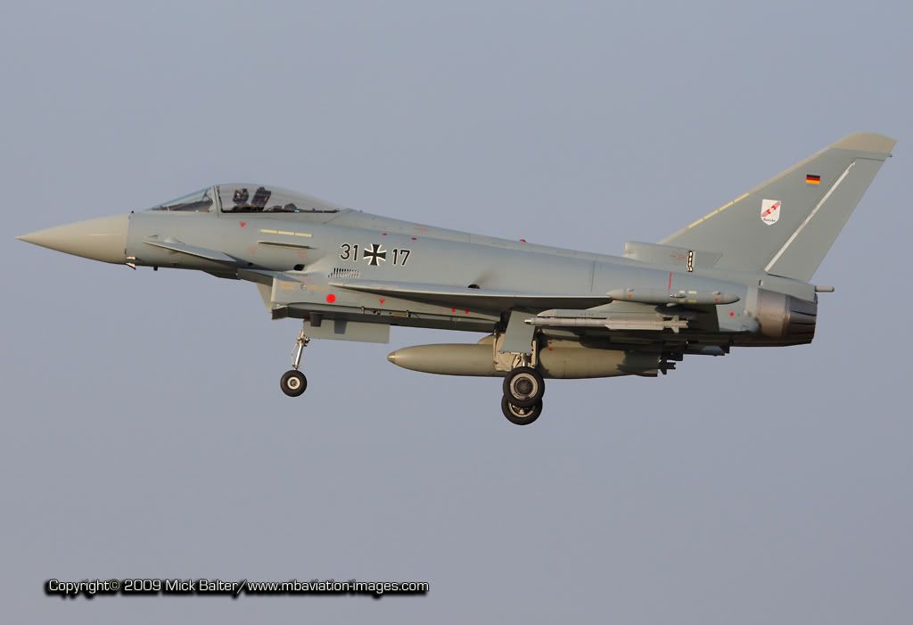 MBAviationImagesEufiUebergabeETNNSi.jpg