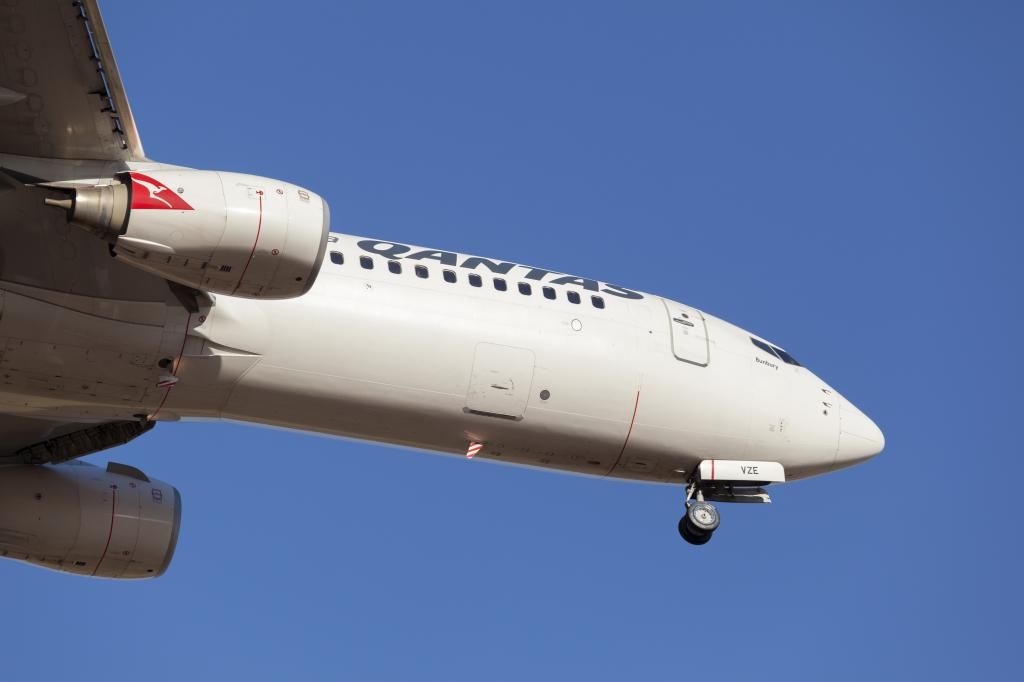 QANTAS737-838VH-VZE_zpsa7eb7d78.jpg
