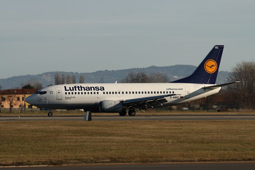 737-300-Lufthansa.jpg