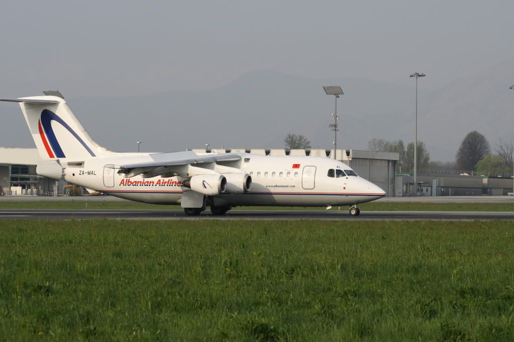 Bae146-200AlbanianAirlines.jpg