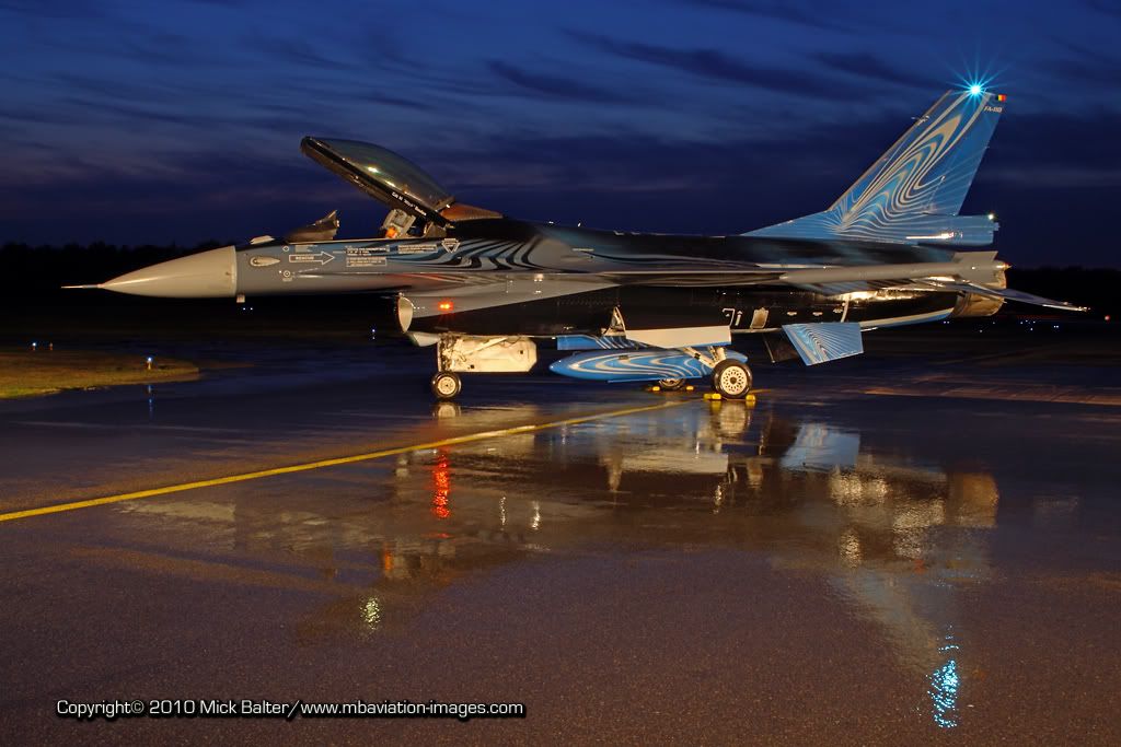 MBAviationImagesKBeeVortexNightFr.jpg