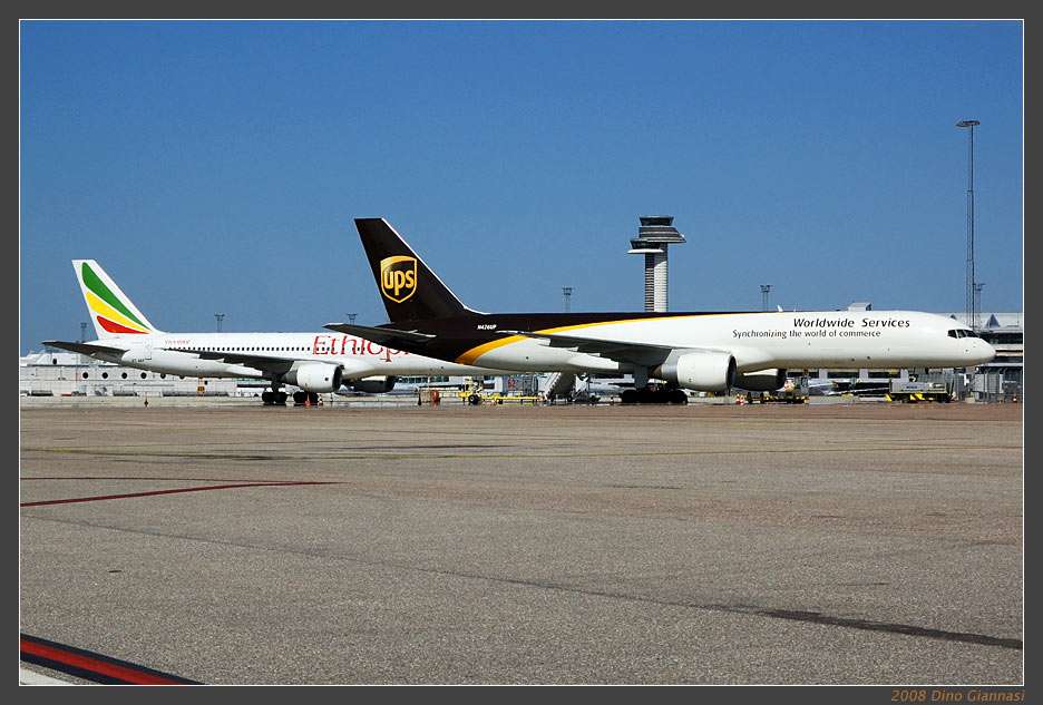 b757ups.jpg