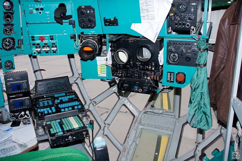 IL76-navig.jpg