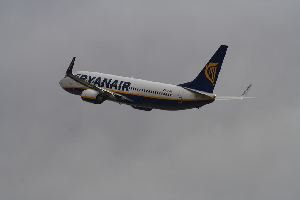 738Ryanair.jpg