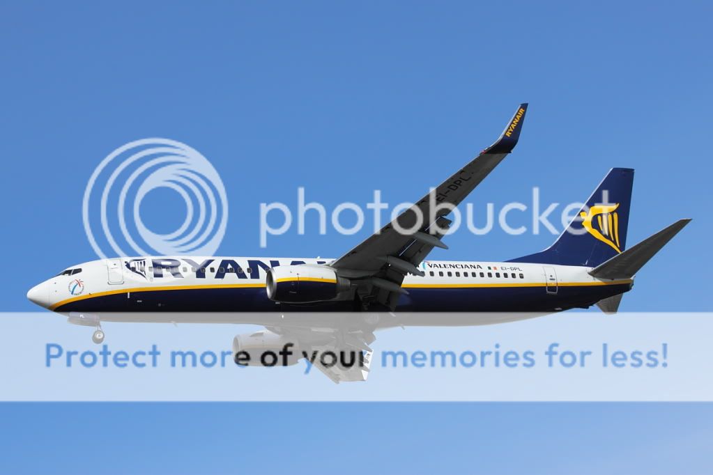 Boeing737-80RyanairEI-DPL.jpg