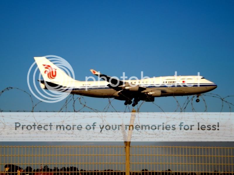 744CA2FCO.jpg