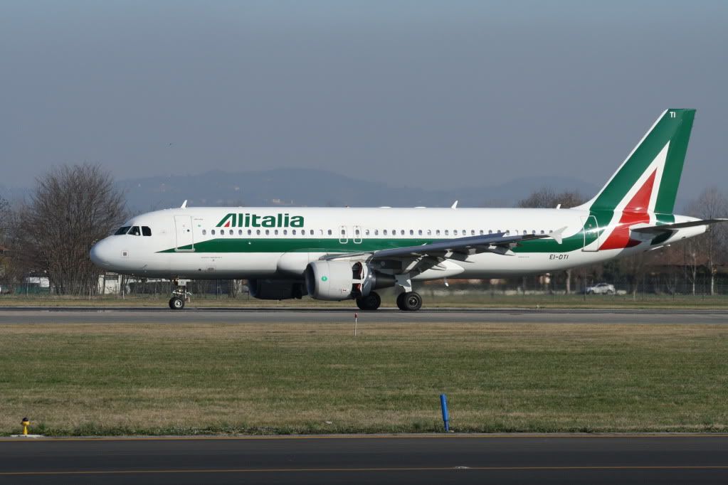 320Alitalia.jpg