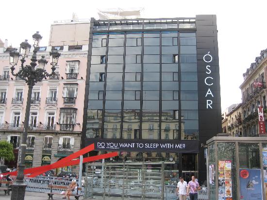 room-mate-oscar.jpg