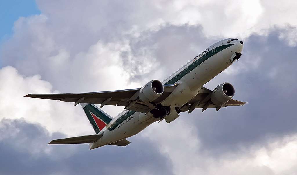 b777aza_1.jpg