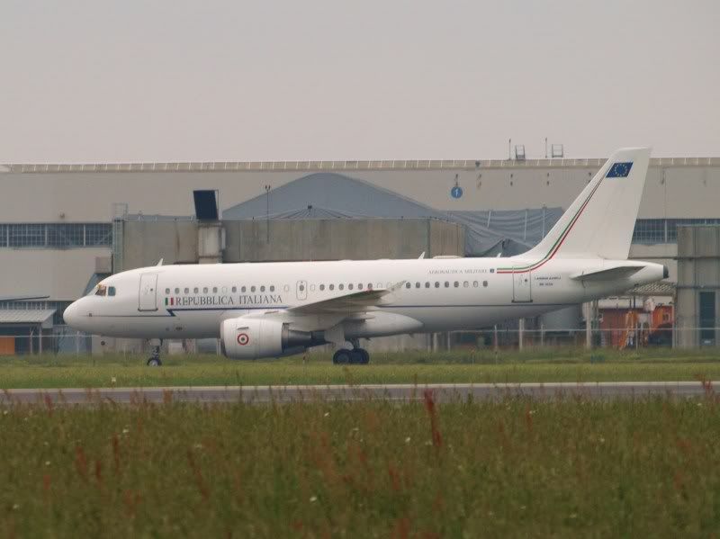 A319RepubblicaItalianaAMItaxiYPa-2.jpg