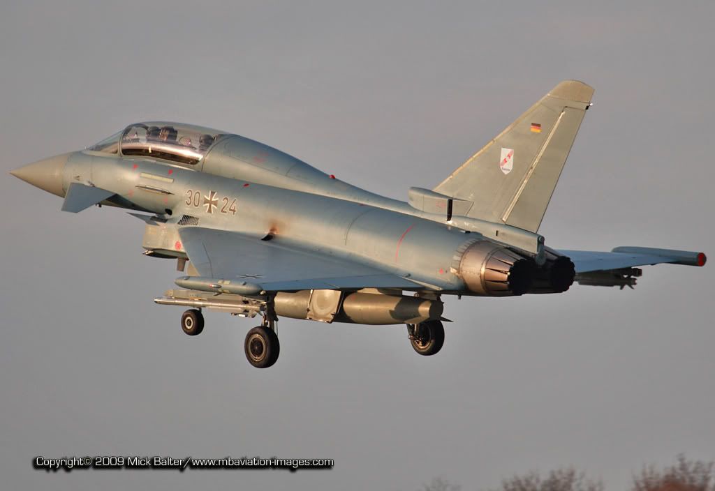 MBAviationImagesEufiUebergabeETNNDu.jpg