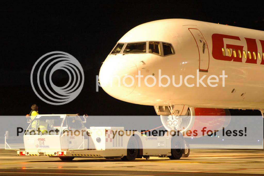 B757push.jpg