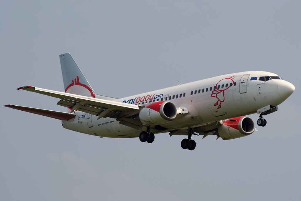 Boeing-737-300-BMI-babyMAN.jpg