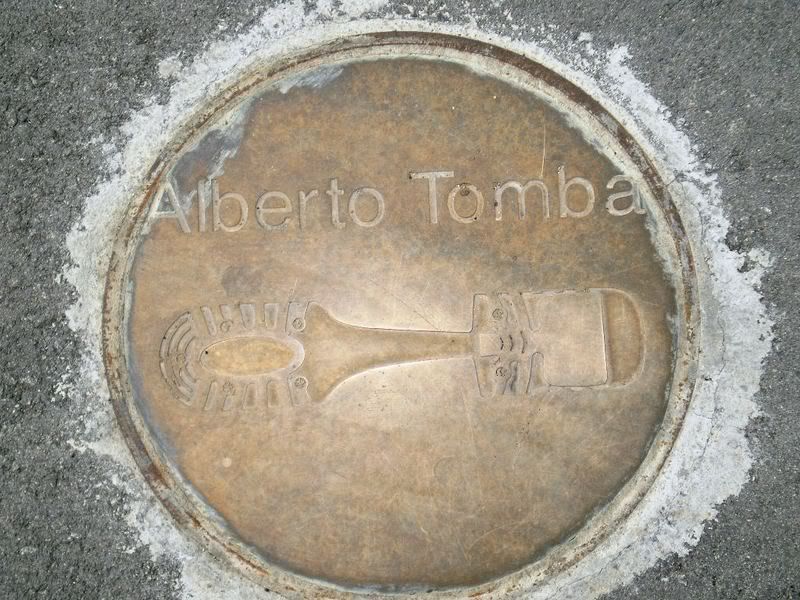 tomba.jpg