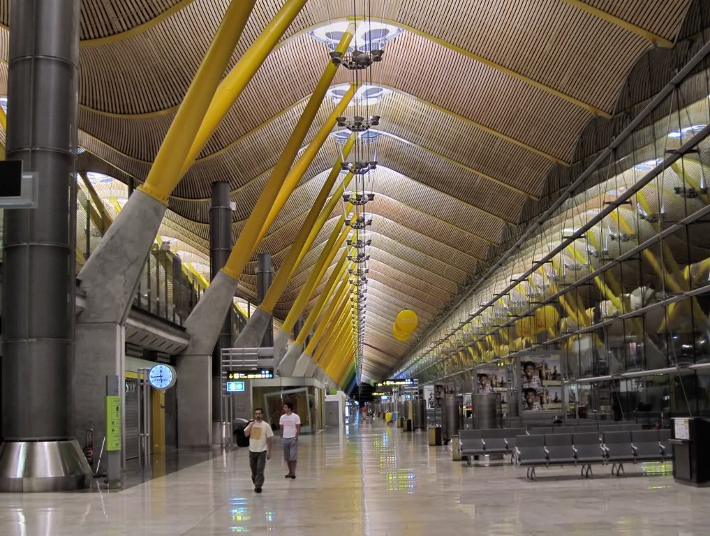 201008-007AeroportodiMadridBarajasE.jpg