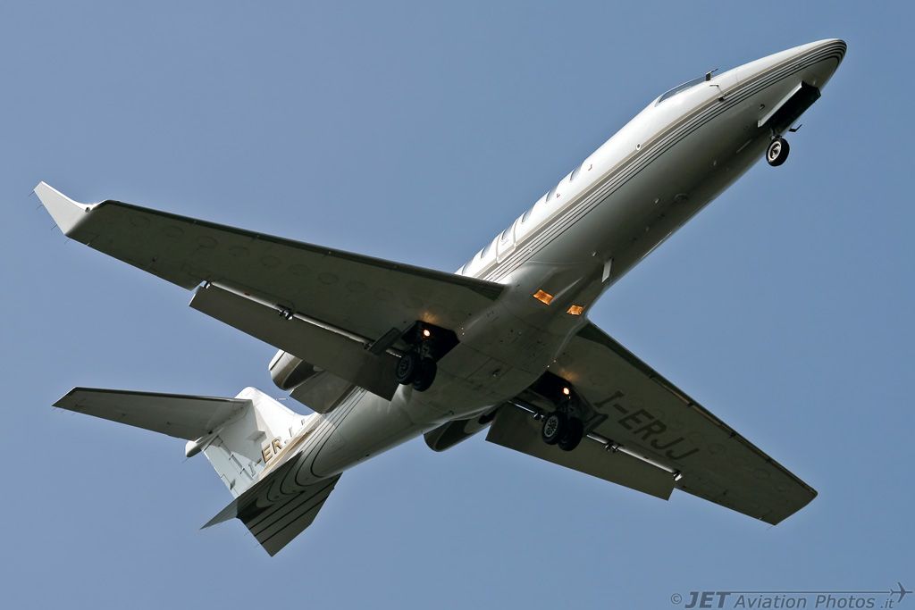 LIN0804_36_I-ERJJ.jpg