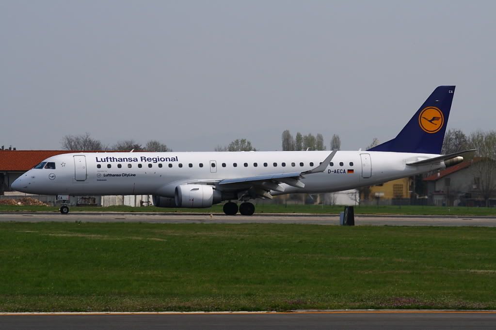 E90LufthansaRegional.jpg