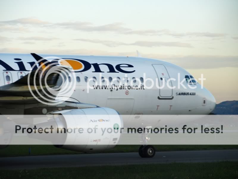 EI-DSGtaxiYcloseup.jpg