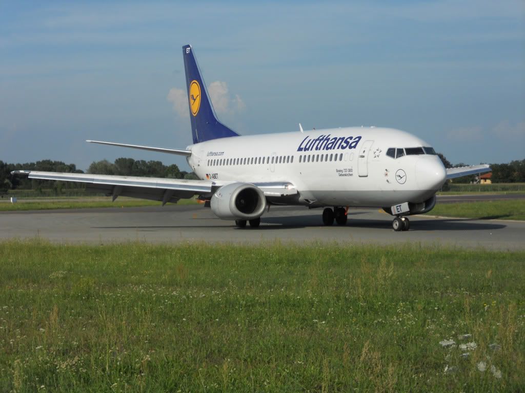 737-300Lufthansacopy.jpg
