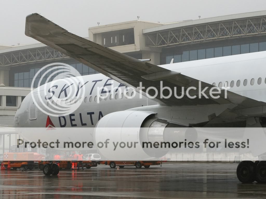 N844MH_03.jpg