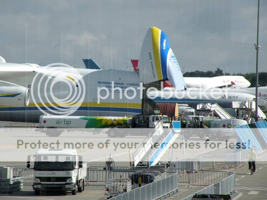 Antonov225InternationalCargoTras-1.jpg