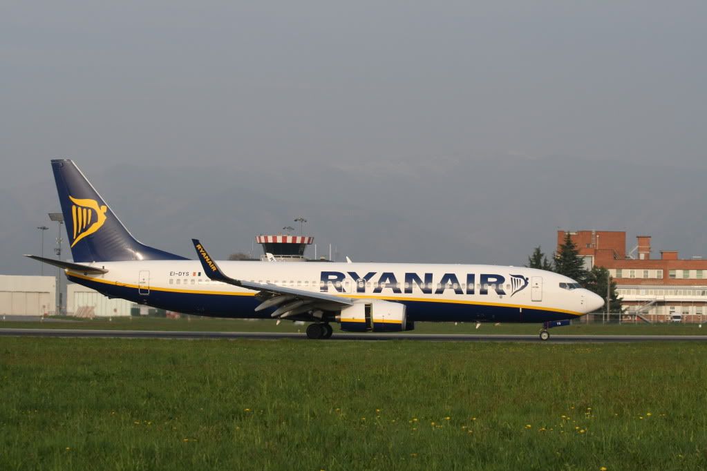737-800Ryanair.jpg