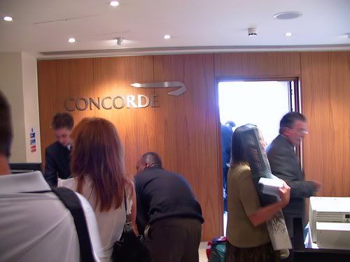 004_gatelounge.jpg