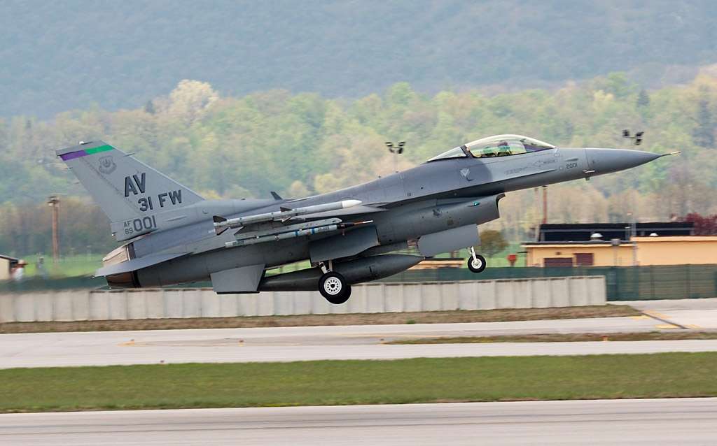 f16_4.jpg