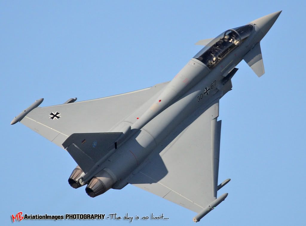 MBAviationImagesETNLTowerLowAppFr-1.jpg