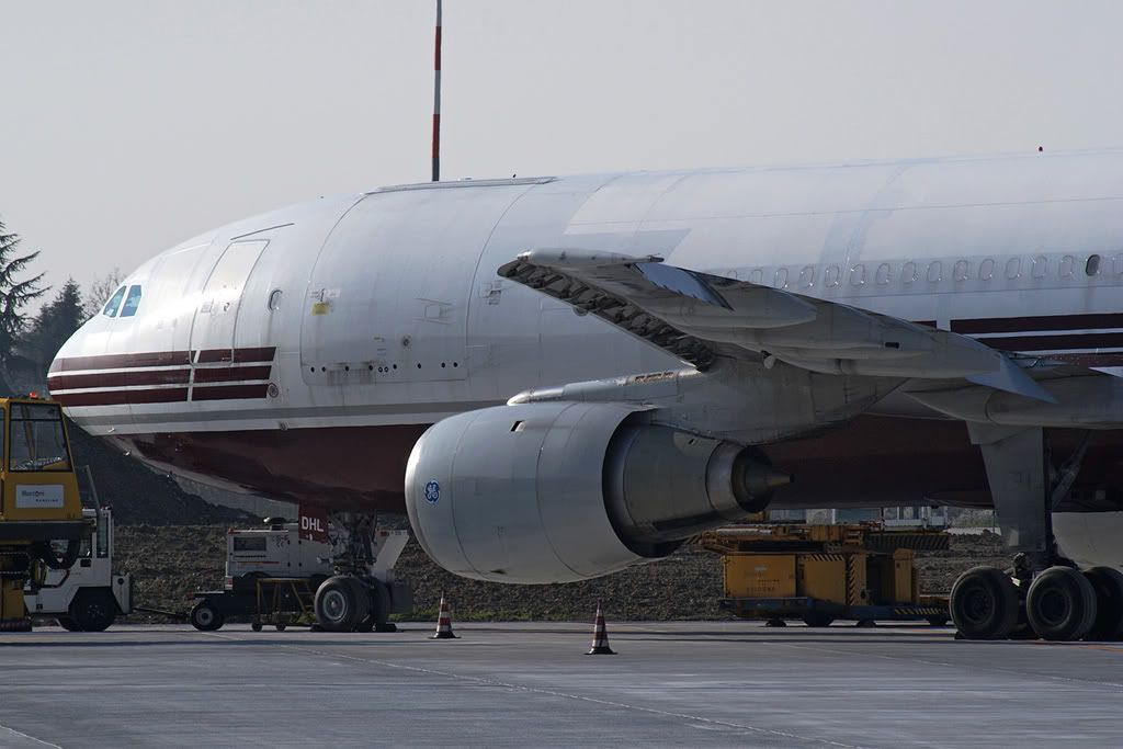 Airbus-A300B4-DHLBLQ-1024.jpg