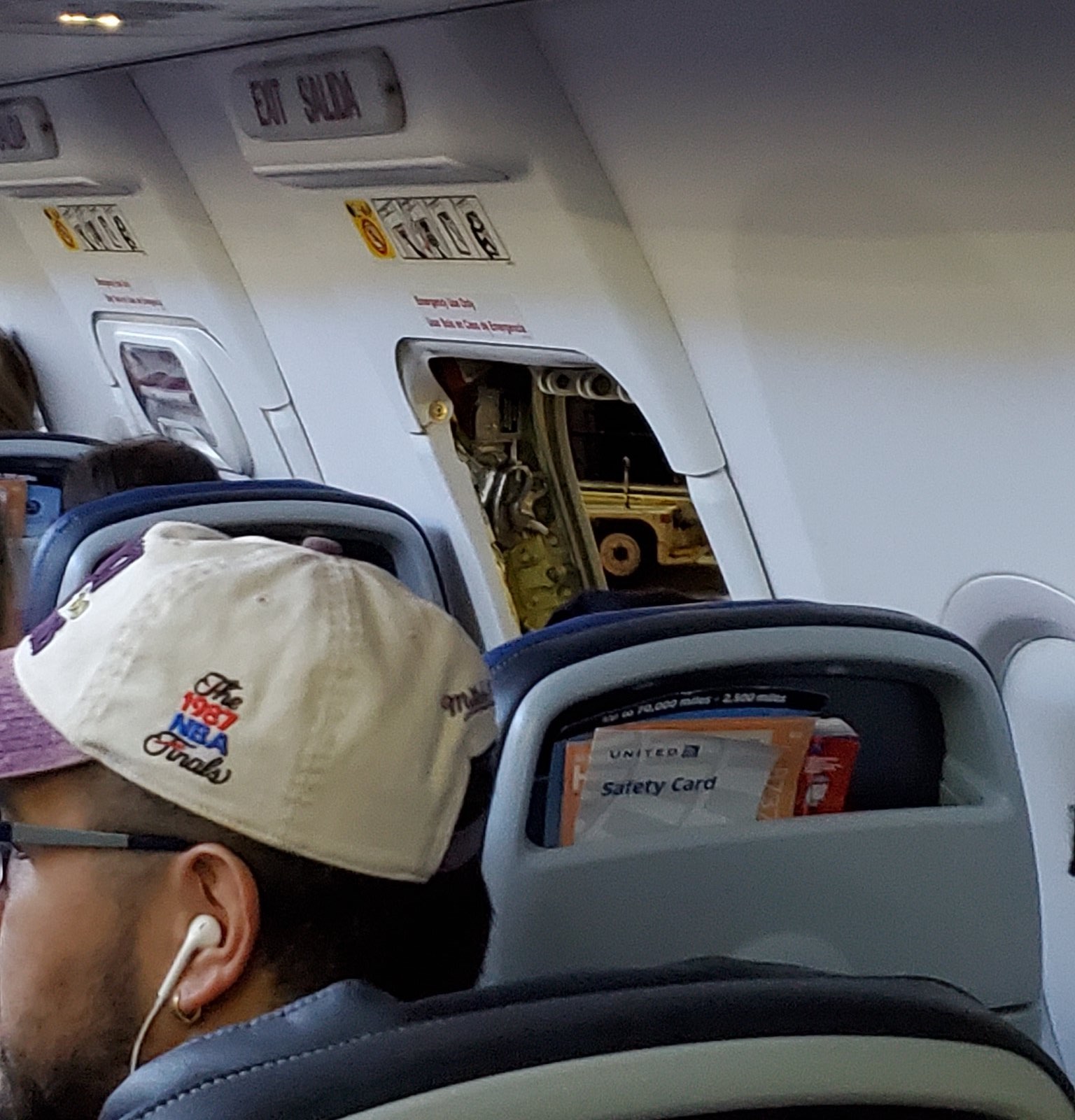 liveandletsfly.com